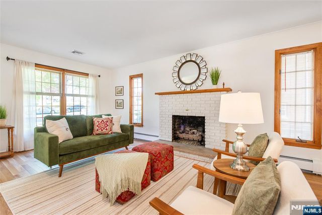 165 W Passaic Avenue, Rutherford, NJ 07070