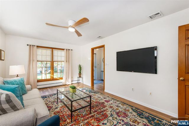 165 W Passaic Avenue, Rutherford, NJ 07070