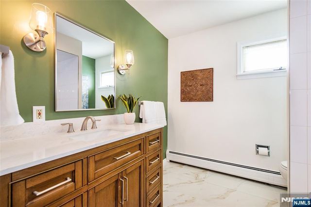 165 W Passaic Avenue, Rutherford, NJ 07070