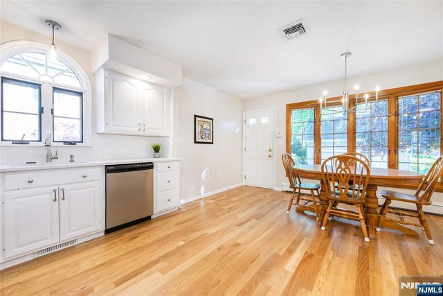 165 W Passaic Avenue, Rutherford, NJ 07070