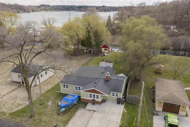 S103W30215 Lakeside DRIVE, Mukwonago, WI 53149