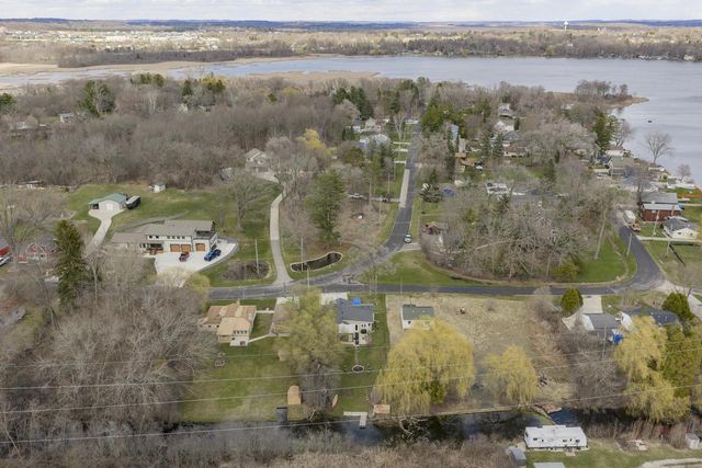 S103W30215 Lakeside DRIVE, Mukwonago, WI 53149