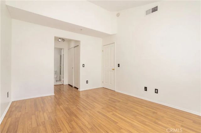 8800 Burnet 8, North Hills, CA 91343