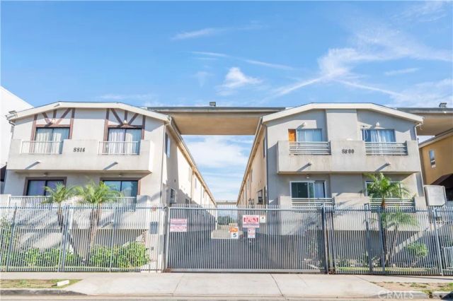 8800 Burnet 8, North Hills, CA 91343