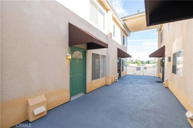 8800 Burnet 8, North Hills, CA 91343