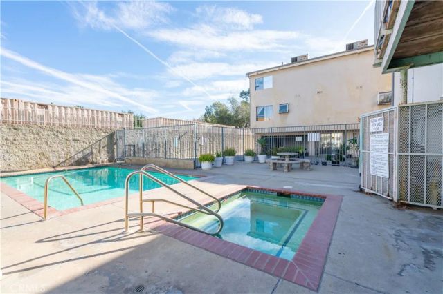 8800 Burnet 8, North Hills, CA 91343