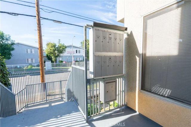 8800 Burnet 8, North Hills, CA 91343