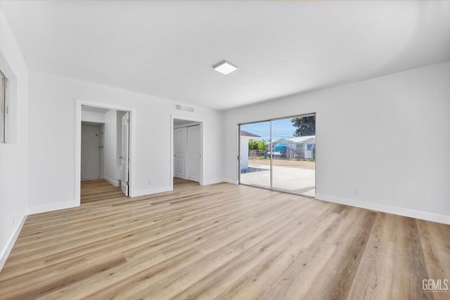 1330 2nd Street, Bakersfield, CA 93304