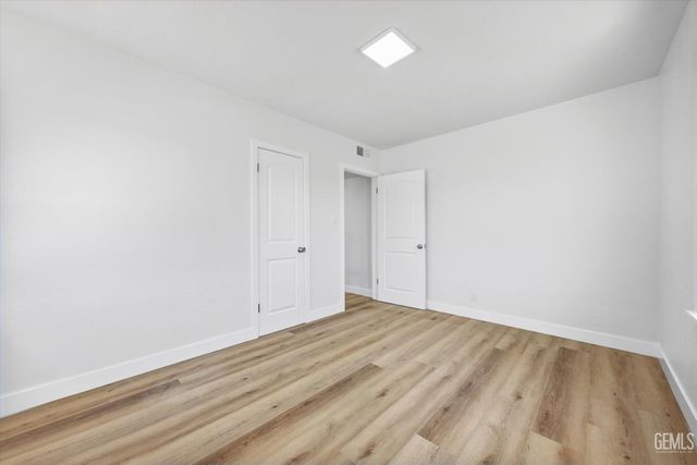 1330 2nd Street, Bakersfield, CA 93304