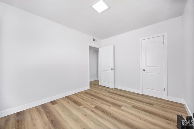 1330 2nd Street, Bakersfield, CA 93304