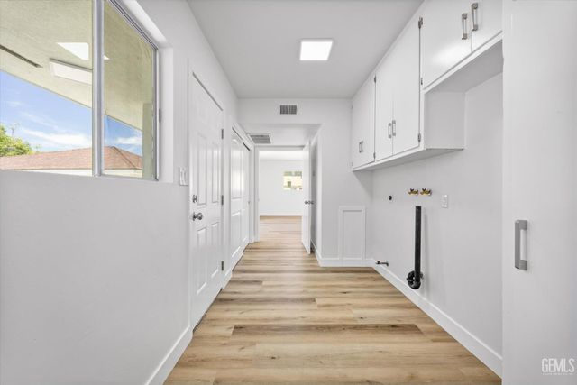1330 2nd Street, Bakersfield, CA 93304