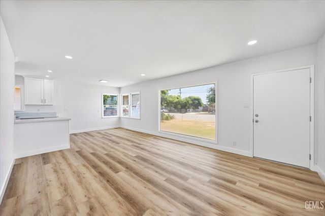 1330 2nd Street, Bakersfield, CA 93304
