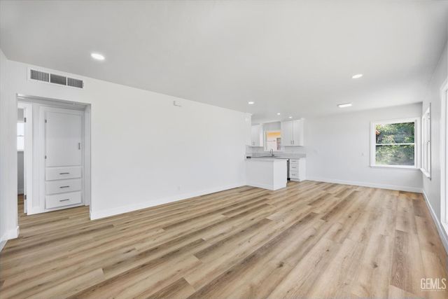 1330 2nd Street, Bakersfield, CA 93304