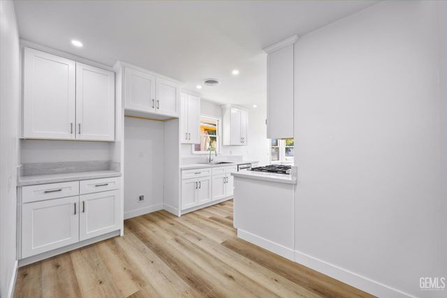 1330 2nd Street, Bakersfield, CA 93304