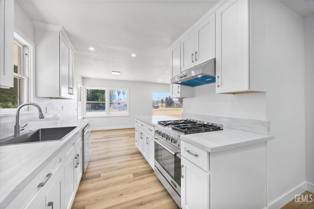 1330 2nd Street, Bakersfield, CA 93304
