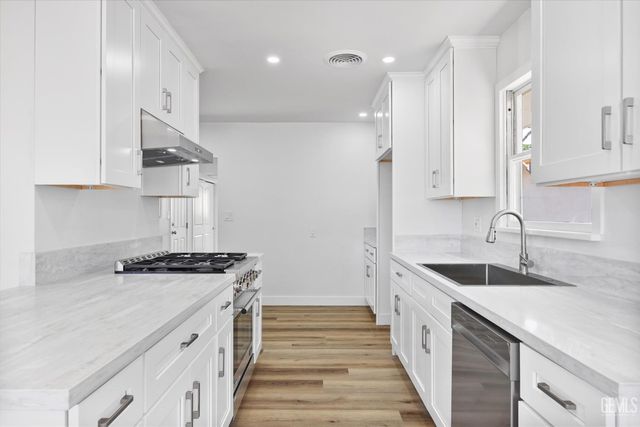 1330 2nd Street, Bakersfield, CA 93304