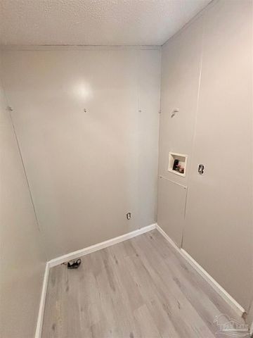 3991 Diamond St, Pace, FL 32571