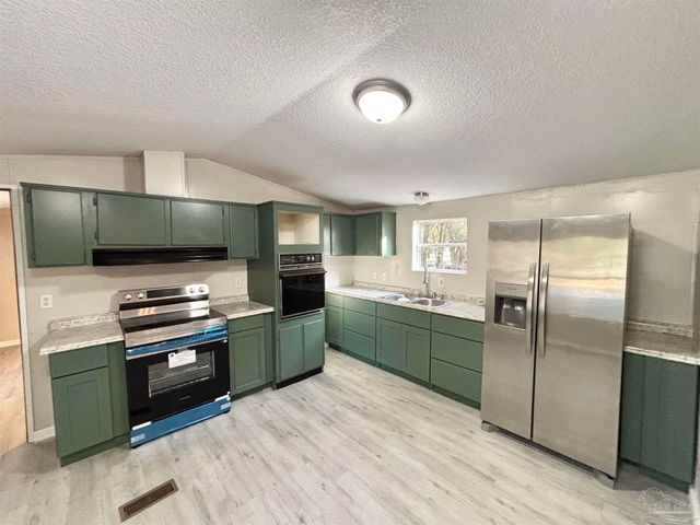 3991 Diamond St, Pace, FL 32571