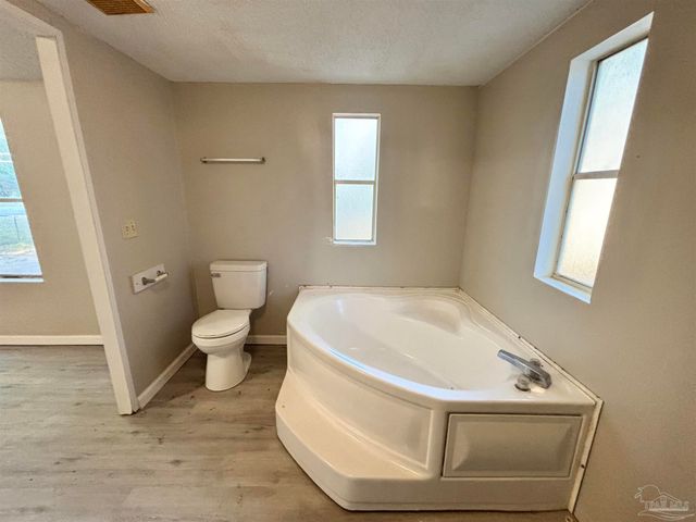 3991 Diamond St, Pace, FL 32571