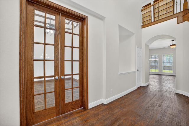 2416 Lady Of The Lake Boulevard, Lewisville, TX 75056