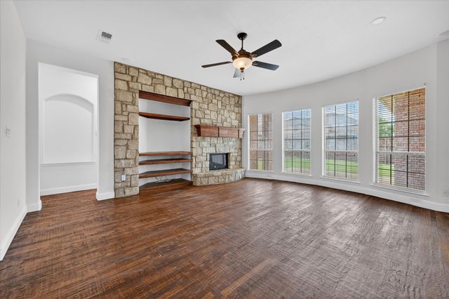 2416 Lady Of The Lake Boulevard, Lewisville, TX 75056