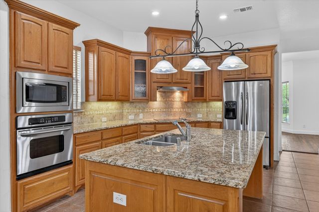 2416 Lady Of The Lake Boulevard, Lewisville, TX 75056