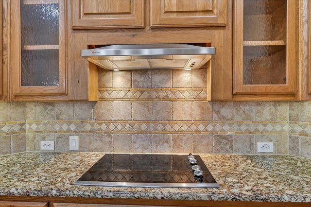 2416 Lady Of The Lake Boulevard, Lewisville, TX 75056