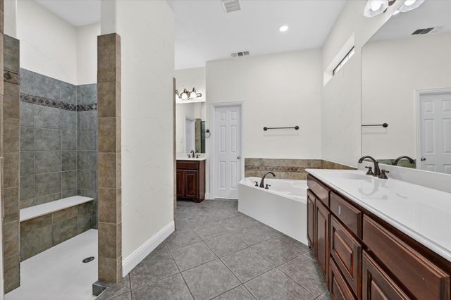 2416 Lady Of The Lake Boulevard, Lewisville, TX 75056