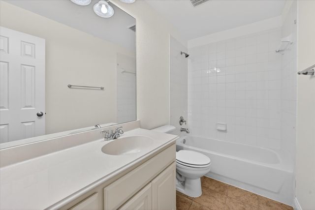 2416 Lady Of The Lake Boulevard, Lewisville, TX 75056