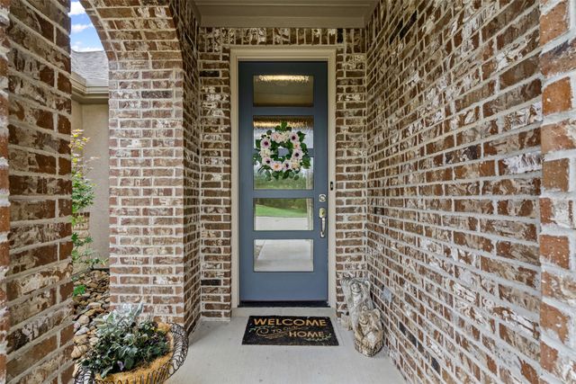 9608 Creekwood Drive, Denton, TX 76207