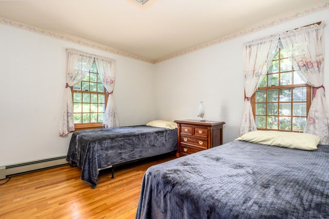 18 Goat Field Lane, Hyannis, MA 02601