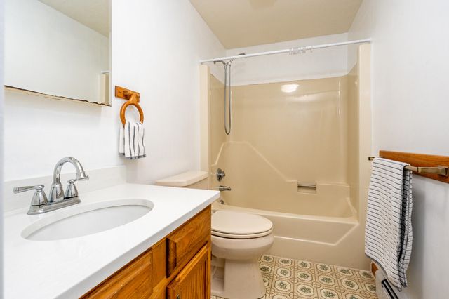 18 Goat Field Lane, Hyannis, MA 02601