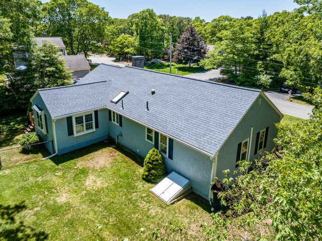 18 Goat Field Lane, Hyannis, MA 02601