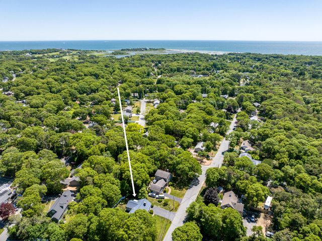 18 Goat Field Lane, Hyannis, MA 02601