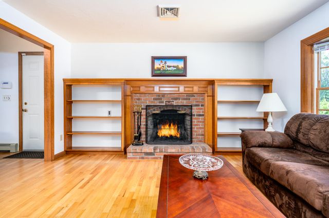 18 Goat Field Lane, Hyannis, MA 02601