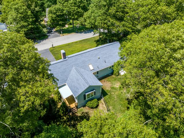 18 Goat Field Lane, Hyannis, MA 02601