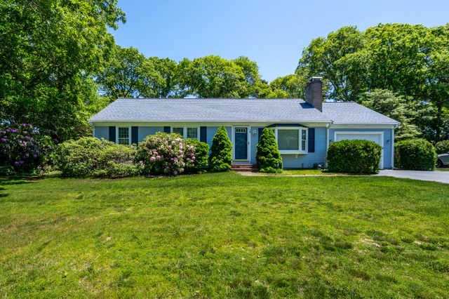 18 Goat Field Lane, Hyannis, MA 02601
