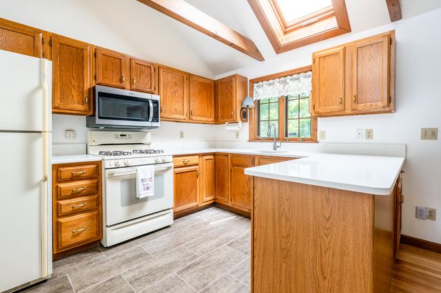 18 Goat Field Lane, Hyannis, MA 02601