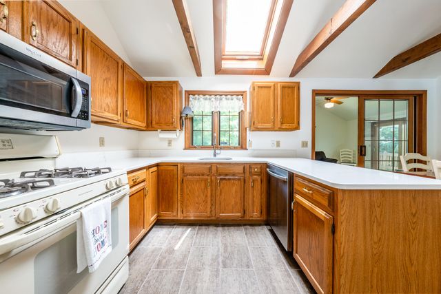 18 Goat Field Lane, Hyannis, MA 02601