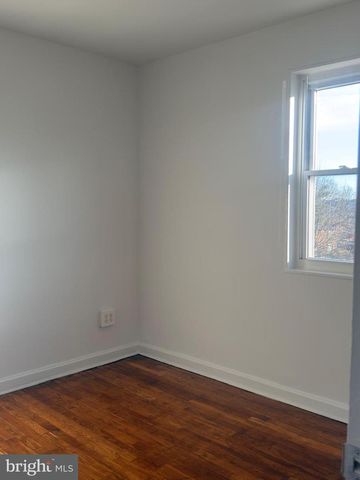 245 NICHOLSON ST NE, Washington, DC 20011