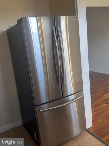 245 NICHOLSON ST NE, Washington, DC 20011