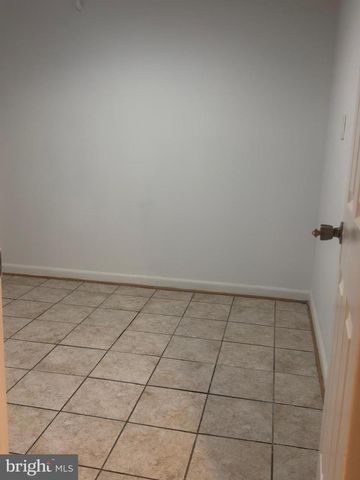 245 NICHOLSON ST NE, Washington, DC 20011