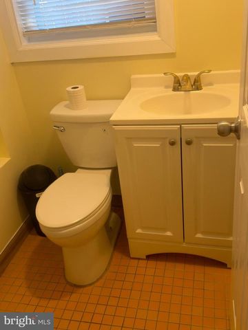 245 NICHOLSON ST NE, Washington, DC 20011