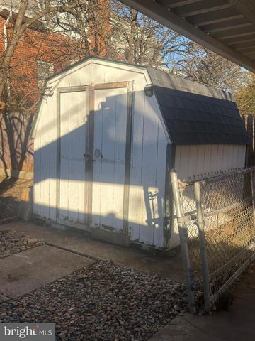 245 NICHOLSON ST NE, Washington, DC 20011