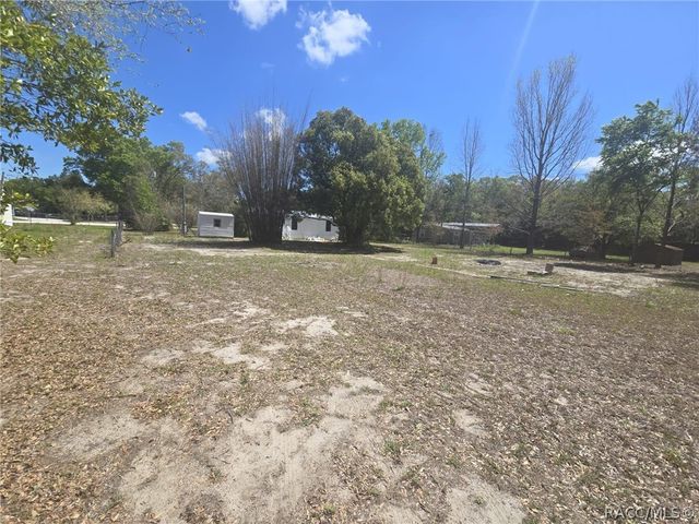 8122 N Princess Avenue, Dunnellon, FL 34433