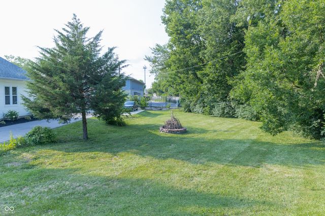 138 South Street, Southport, IN 46227