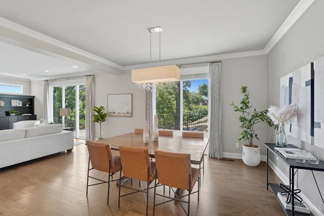 3633 Stettinius Avenue, Cincinnati, OH 45208