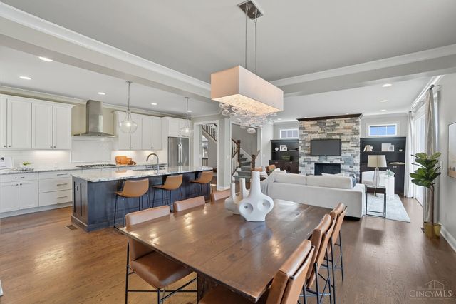 3633 Stettinius Avenue, Cincinnati, OH 45208