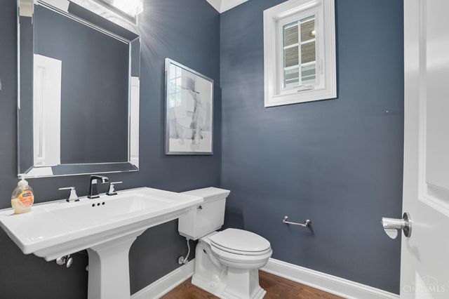 3633 Stettinius Avenue, Cincinnati, OH 45208