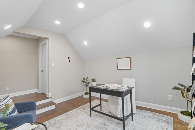 3633 Stettinius Avenue, Cincinnati, OH 45208